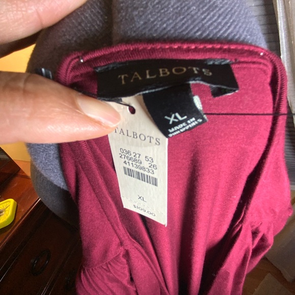 Sleeveless, faux wrap and stunning! - Picture 4 of 9